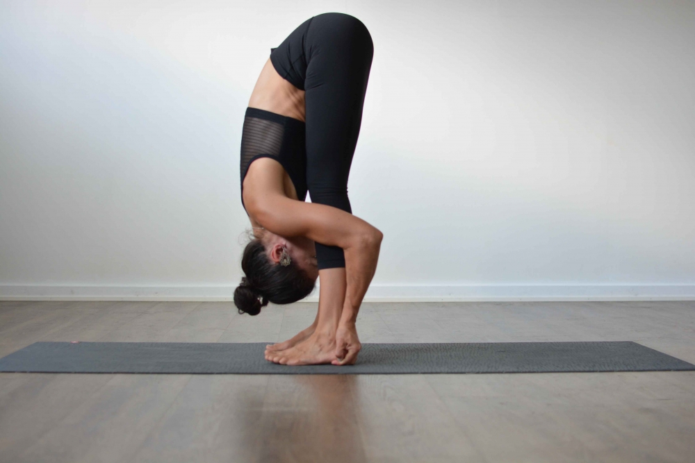 padahastasana